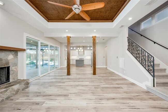 Building Photo - 12600 River Bend