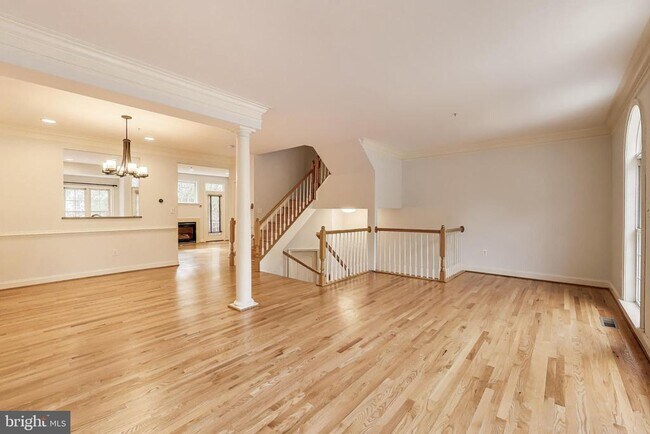 Building Photo - 6402 Spring View Pl