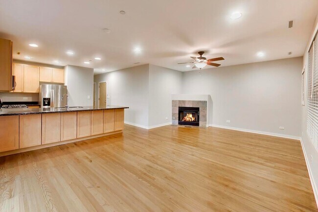 Building Photo - 421 S Ridgeland Ave