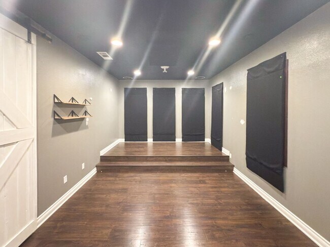 Building Photo - ~Temecula's Wolf Creek Community~ Beautifu...