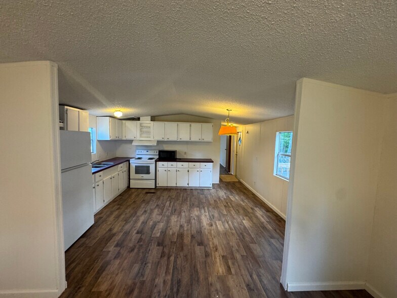 Building Photo - 1341 County Rd 1135