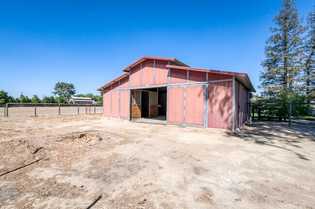 Building Photo - 4105 E Perrin Ave