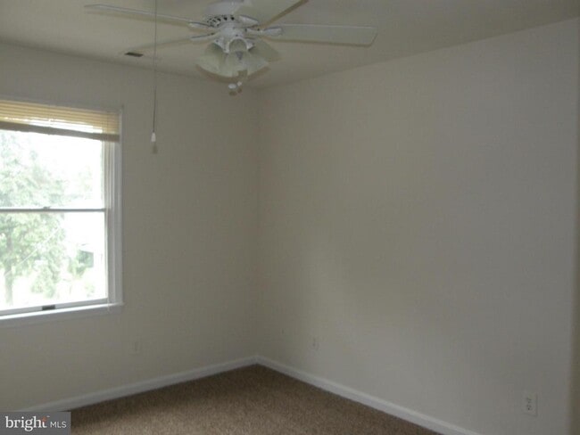 Building Photo - 1193 Maple Ave