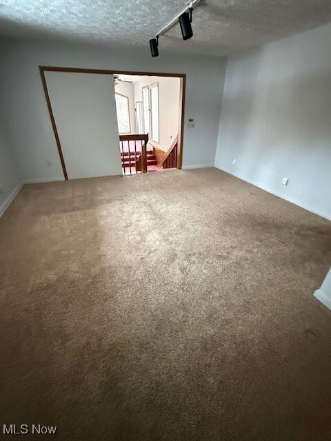 Building Photo - 1590 N Crater Ave