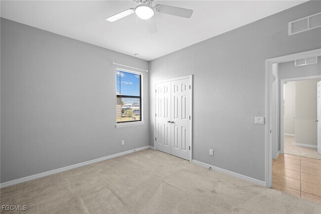 Building Photo - 1322 SW 22nd Ave