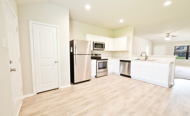 Building Photo - 44 Dunnaway Dr