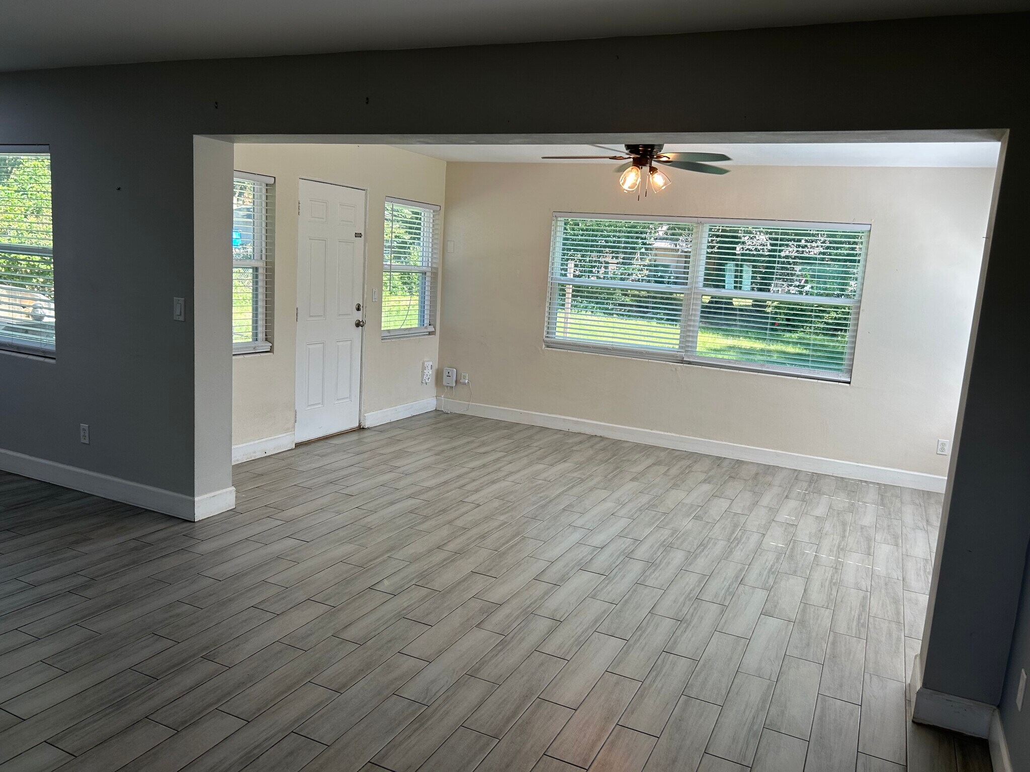 Florida room - 108 Frances Dr