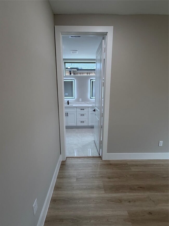 Building Photo - 2619 Piemonte Ave