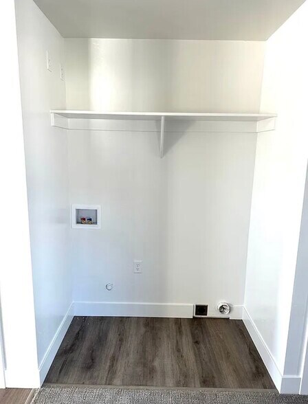 Building Photo - 5963 N Freedom Rd