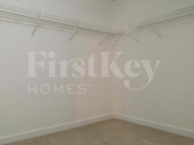 Building Photo - 1401 Clooney Ln