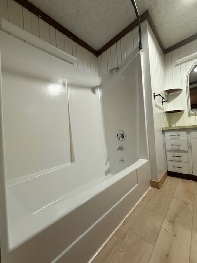 Building Photo - Country Living 3 Bedroom 2 Bath Newberg OR 97132