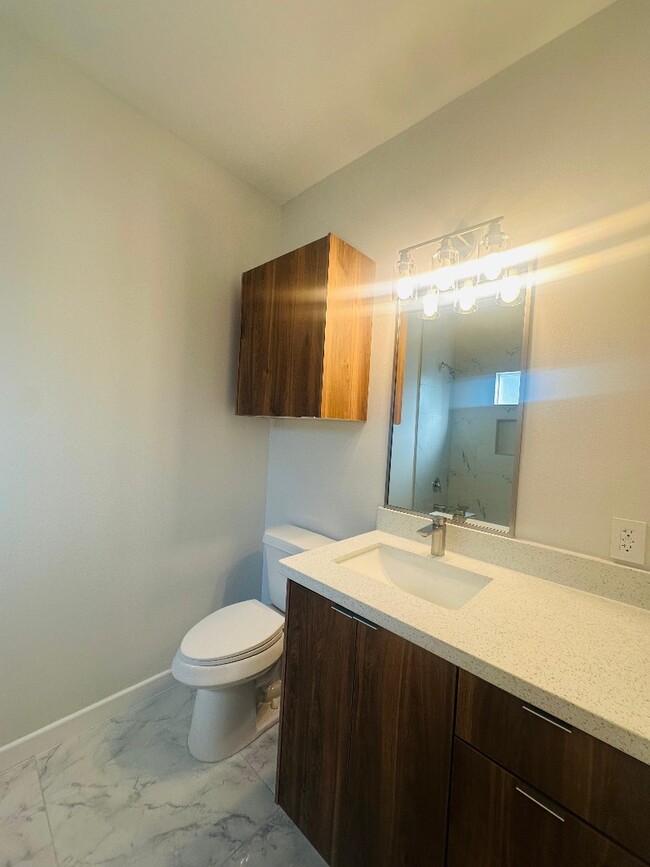 Building Photo - 2012 Selena St