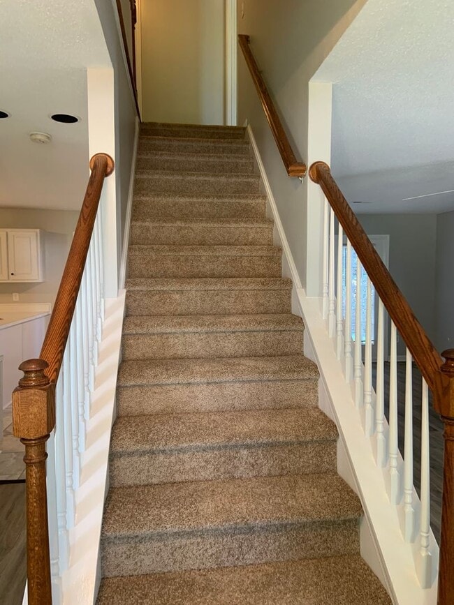 Building Photo - Renovated 3 Bedroom Off Groometown Road