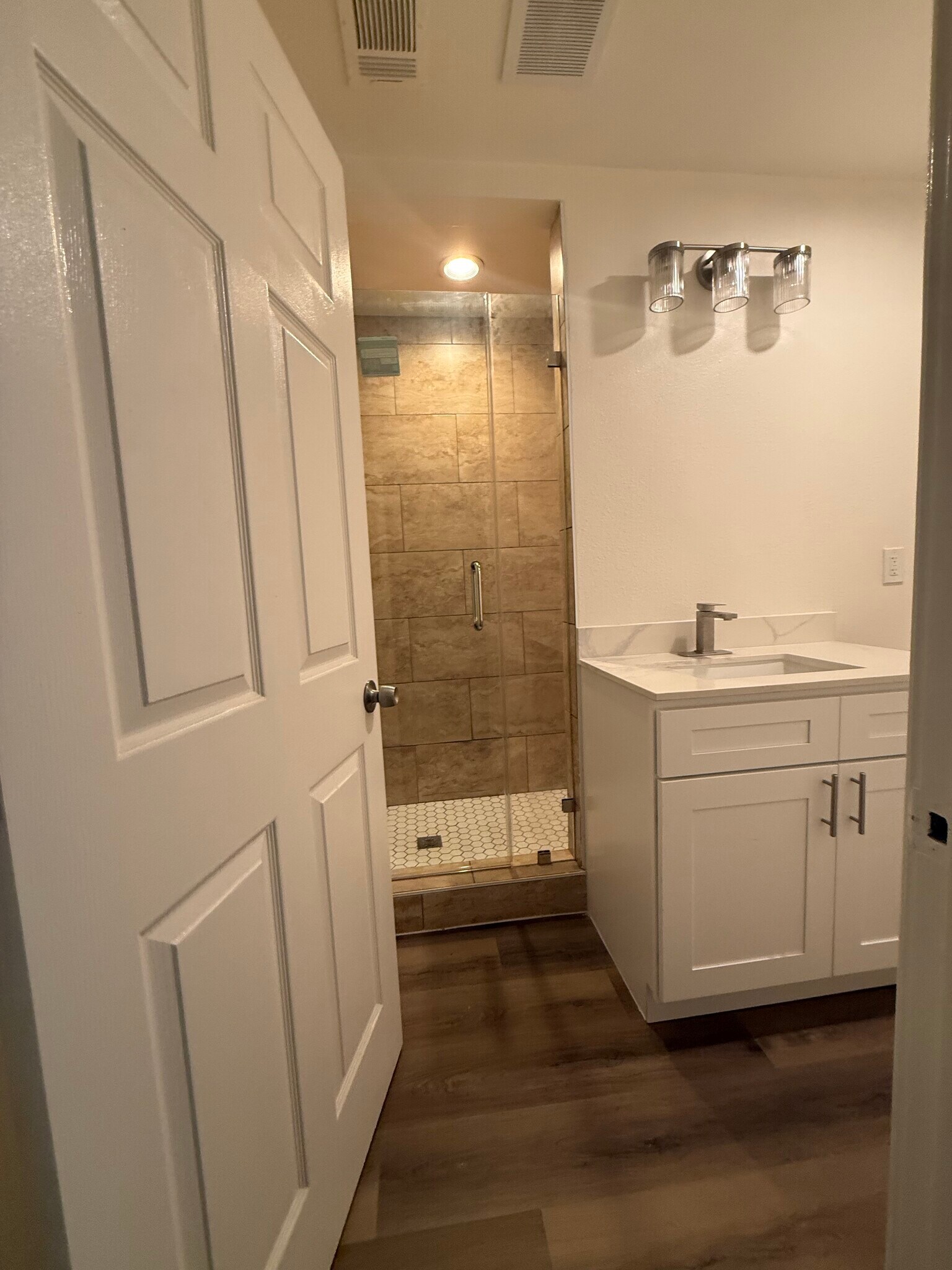 Building Photo - 1518 N Broadway