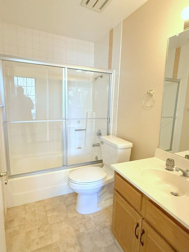 Building Photo - Awesome Location Close to Downtown Pleasanton Main St ! Detached One Story Home ! New Paint ! New...