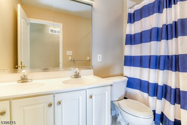 Building Photo - 5 Hidden Valley Way