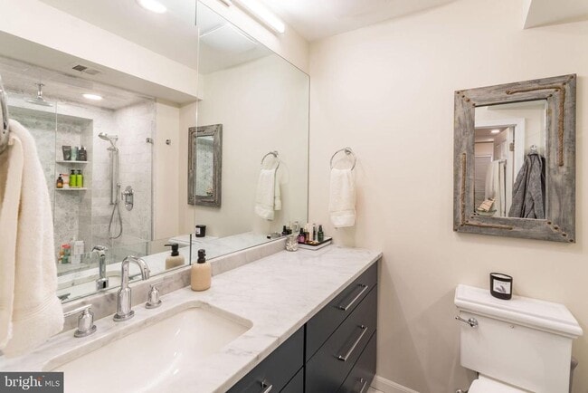 Building Photo - 1230 Rodman St