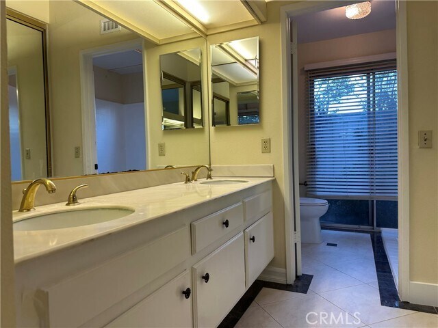 Building Photo - 2124 Wildwood Ct