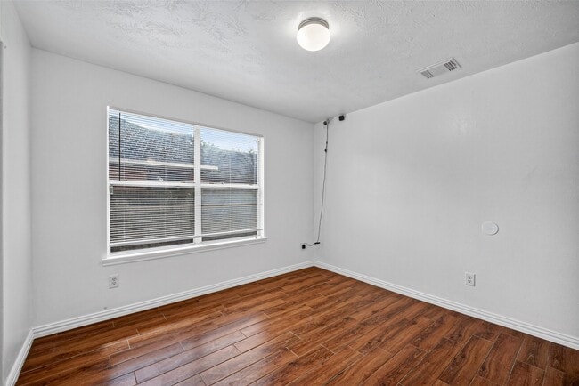 Building Photo - 4403 Sprangletop Ave