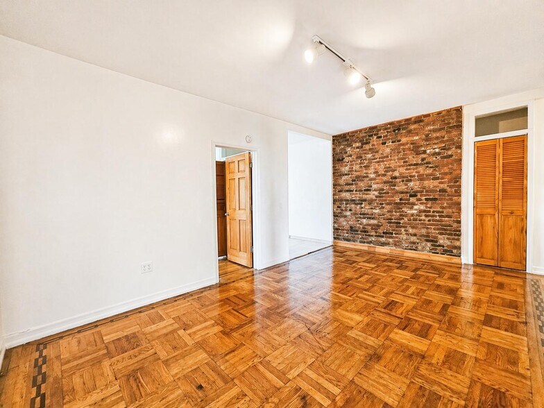 Building Photo - 86 Haven Ave