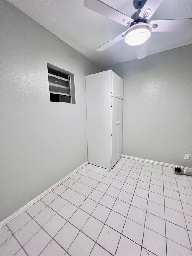 Building Photo - 1101 Shiloh Dr