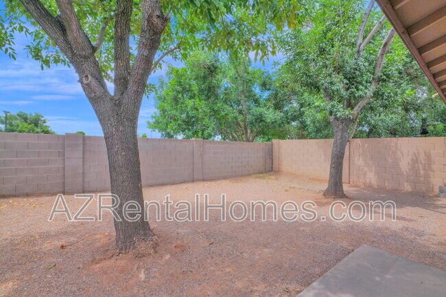Building Photo - 1839 E Inverness Ave