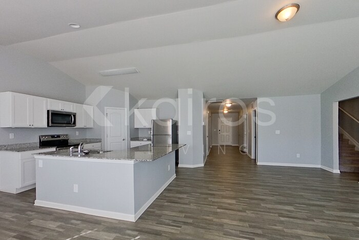 Building Photo - 1190 Silvertrace Dr