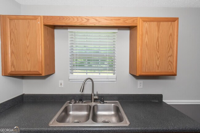Building Photo - 1409 Randolph Ct