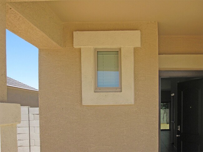 Building Photo - Four Bedroom home for rent in Magma Ranch for under $2000.00