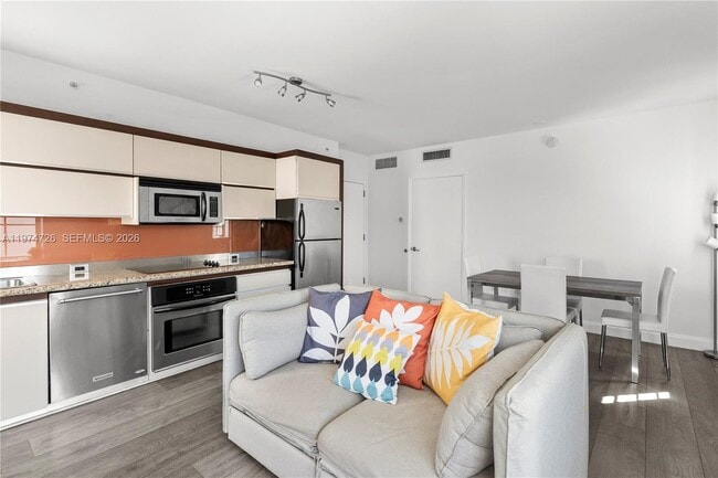 Building Photo - 435 21st St