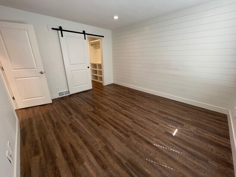 Building Photo - 6893 S Countrywoods Cir