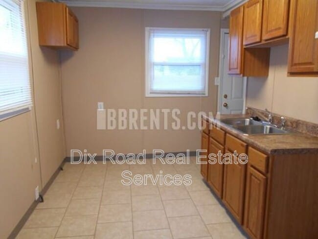 Building Photo - 912 Sorg Pl