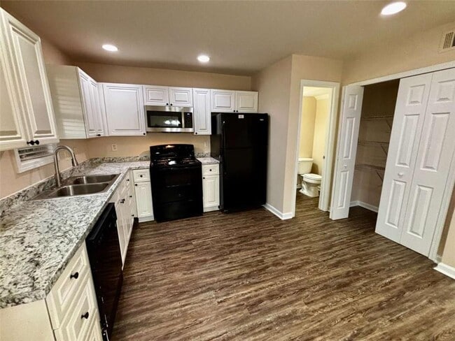 Building Photo - 508 Summer Pl NW