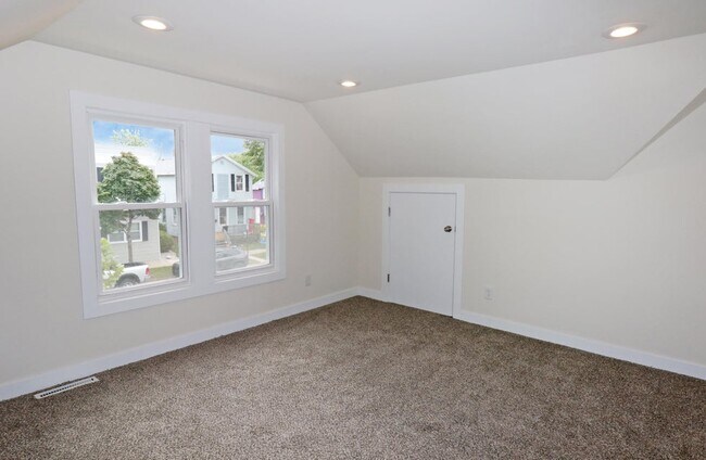 Building Photo - 1602 N 8th St