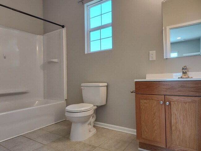 Building Photo - Beautiful home located in the Ardrey Woods community!