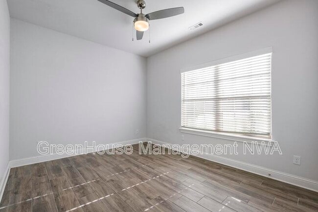 Building Photo - 7 Ripley Ln