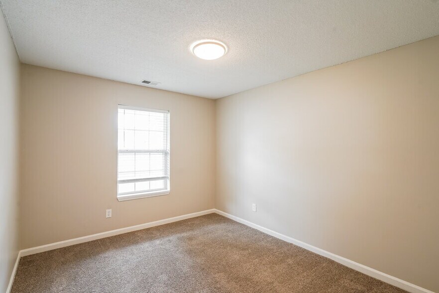 Building Photo - 712 Alisa Cove