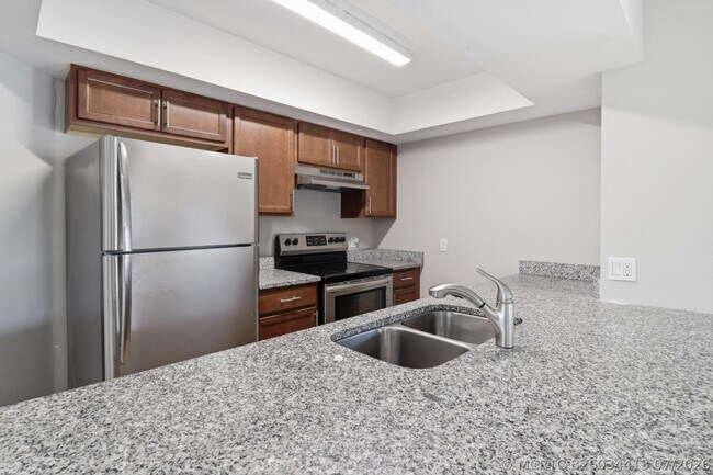 Building Photo - 2625 Heathcote Dr
