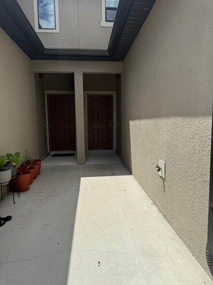 Primary Photo - 2259 Seven Oaks Dr