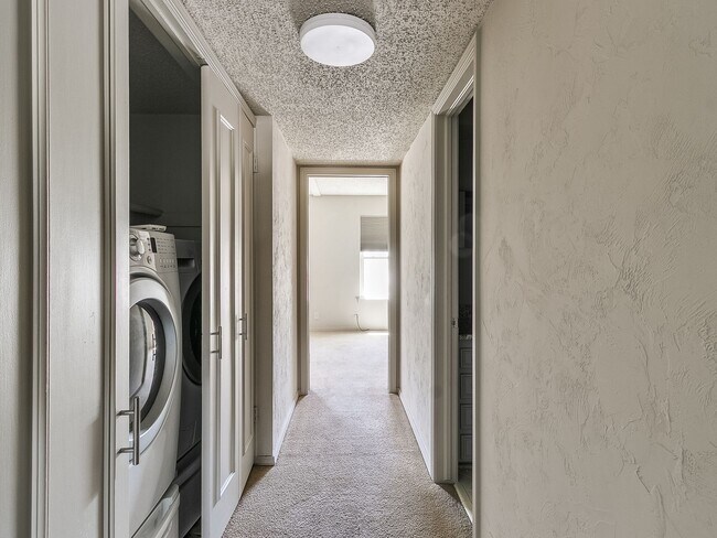 Building Photo - 3063 W Wilshire Blvd