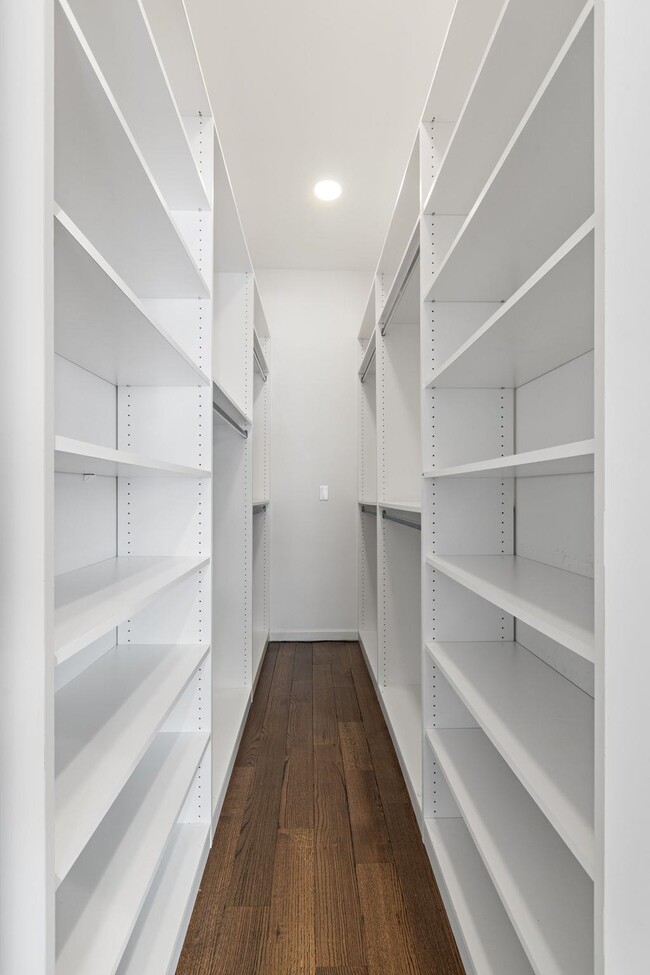 Building Photo - 231 1st St