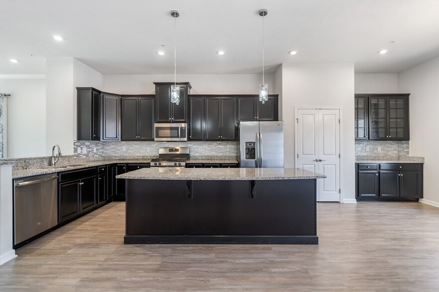 Building Photo - 521 Tuscarora Rd