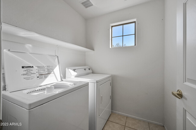 Building Photo - 14314 W Cora Ln