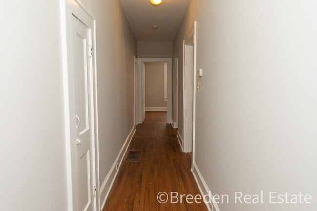 Building Photo - 702 W Union St