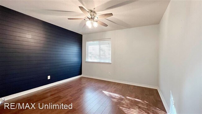 Building Photo - 4707 Shavano Ct
