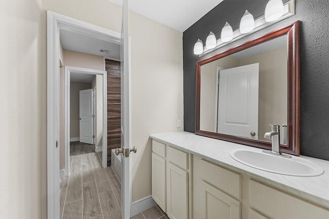 Building Photo - 16026 Beechnut St