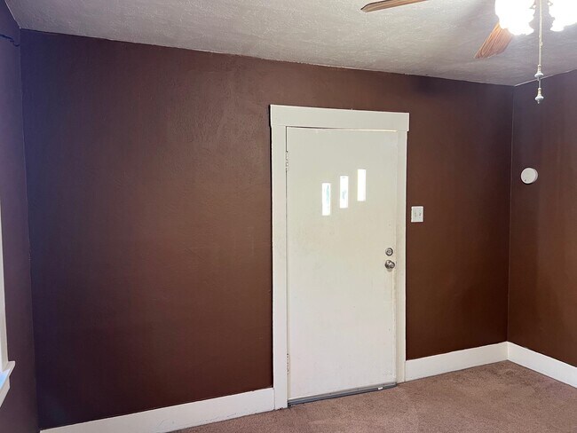 Building Photo - 22771 Inyo St