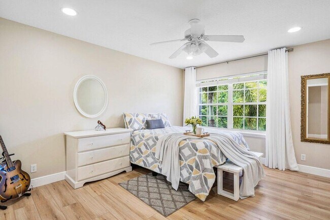 Building Photo - 10290 NW 60th Pl