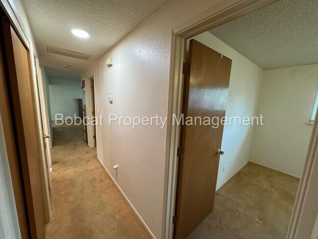 Building Photo - 1316 Stanford Dr