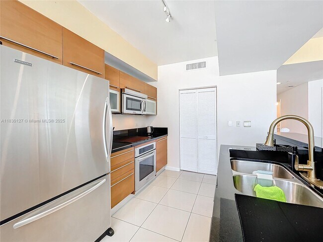 Building Photo - 244 Biscayne Blvd